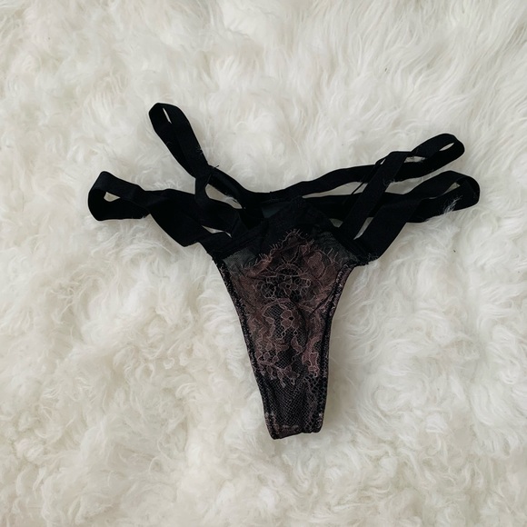 Victoria’s Secret thong size S - Picture 1 of 3